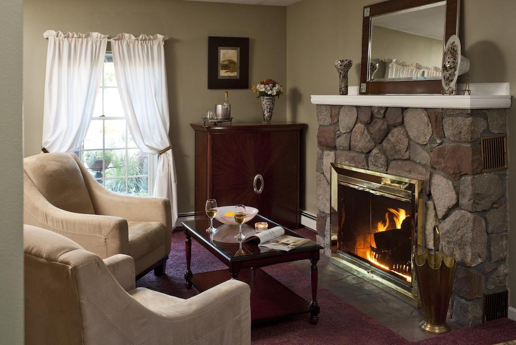 Huron House Bed and Breakfast Oscoda Esterno foto