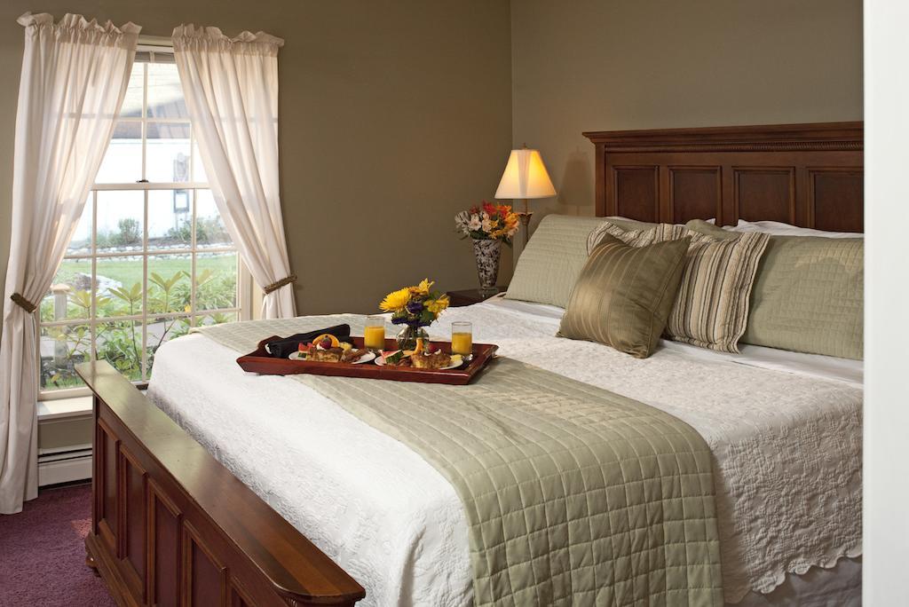 Huron House Bed and Breakfast Oscoda Esterno foto
