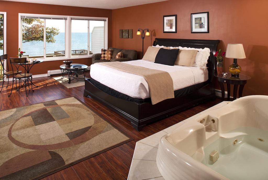 Huron House Bed and Breakfast Oscoda Esterno foto