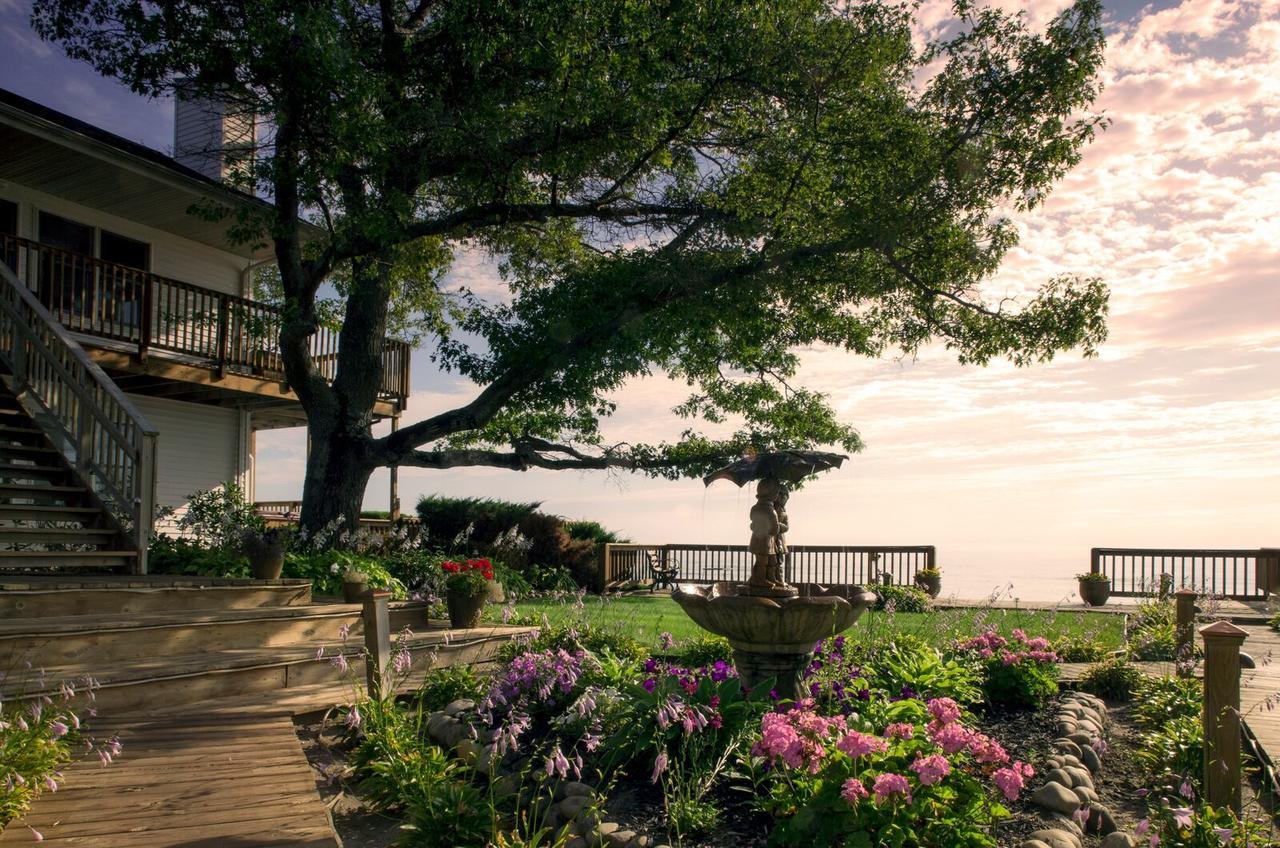 Huron House Bed and Breakfast Oscoda Esterno foto