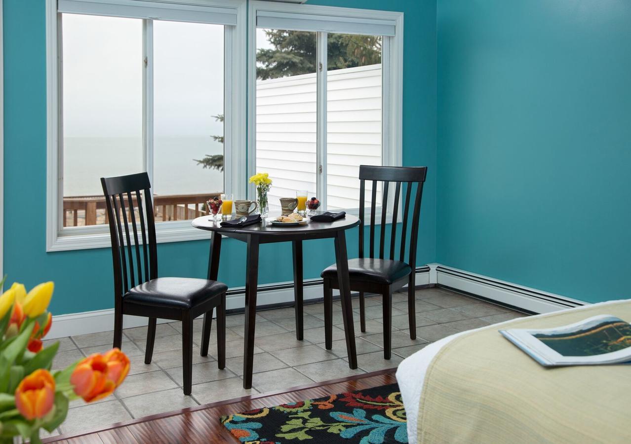 Huron House Bed and Breakfast Oscoda Esterno foto