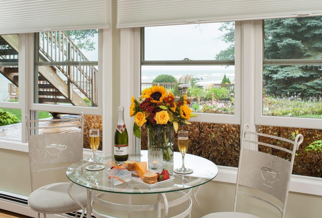 Huron House Bed and Breakfast Oscoda Esterno foto