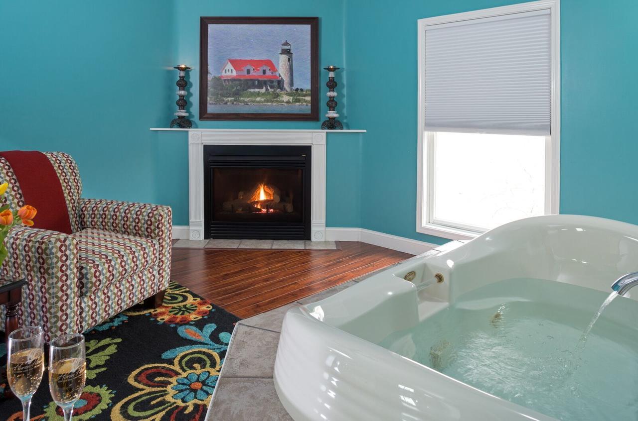 Huron House Bed and Breakfast Oscoda Esterno foto