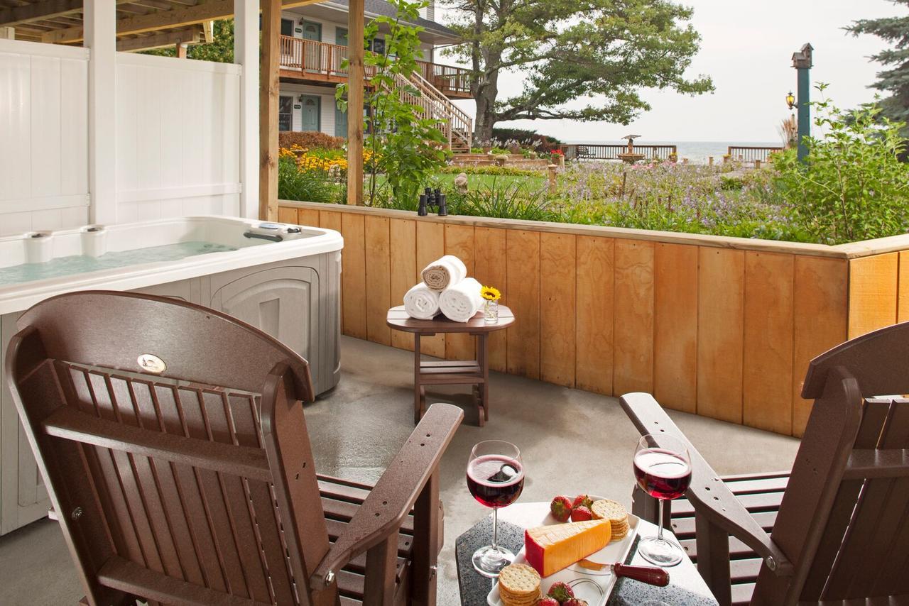 Huron House Bed and Breakfast Oscoda Esterno foto